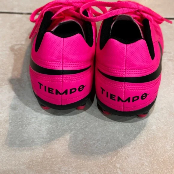 Nike Neon Pink Tiempo Soccer Cleats -Size 5Y - Picture 5 of 6